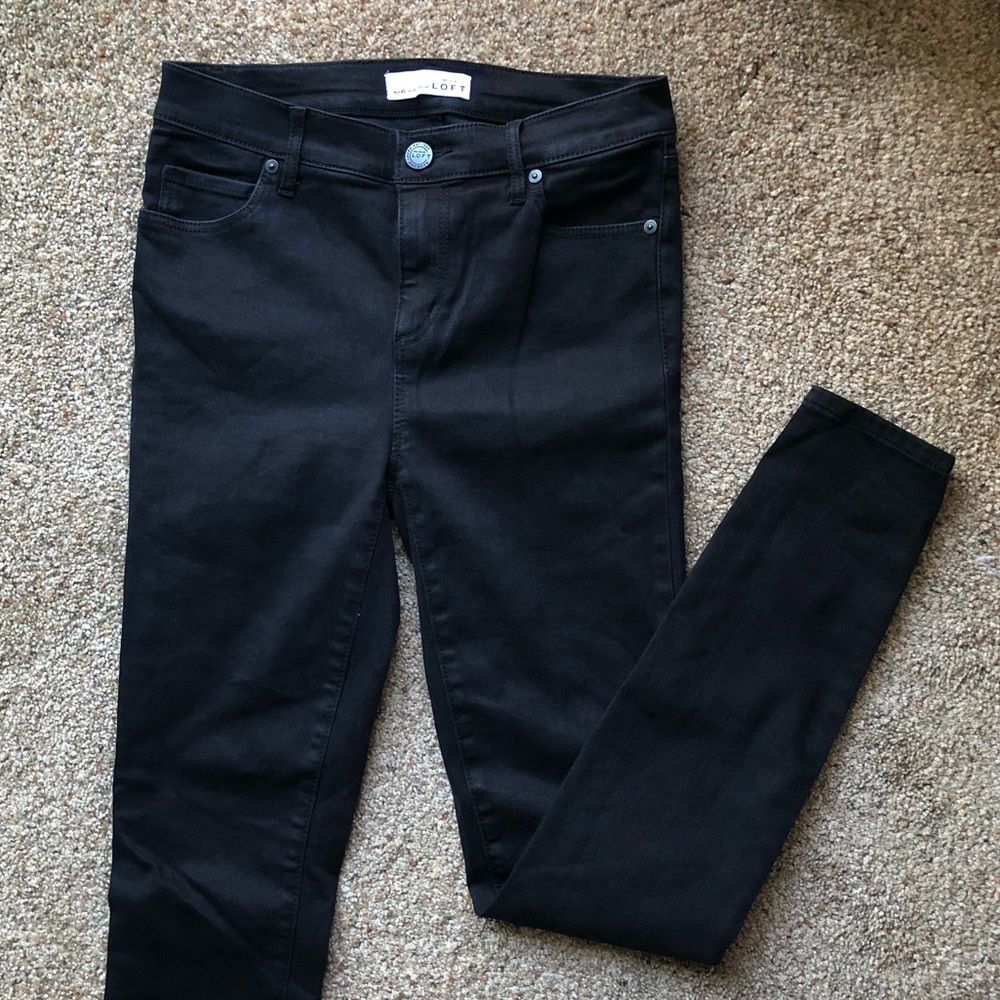 Black denim jeans. Almost brand new! Size 2/26.
